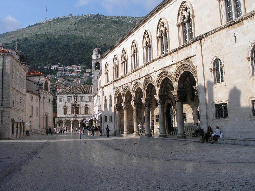 PALAIS SPONZA ET PALAIS DE GRAND CONSEIL.JPG